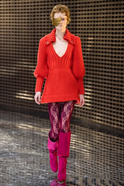 Look 63